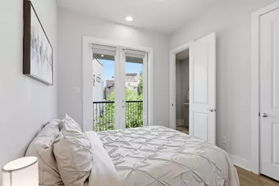 381 E Greenbriar Lane #1002, Dallas, TX 75203 - Photo 26