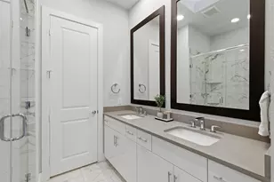 381 E Greenbriar Ln, Dallas, TX 75203 - Photo 24