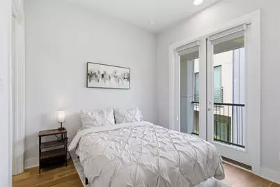 381 E Greenbriar Lane #1002, Dallas, TX 75203 - Photo 26