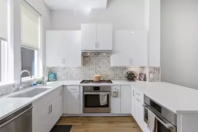 381 E Greenbriar Lane #1002, Dallas, TX 75203 - Photo 16