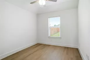 141 Joel St, Springtown, TX 76082 - Photo 14