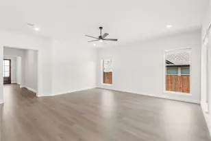 107 Walnut Wy, Balch Springs, TX 75181 - Photo 14