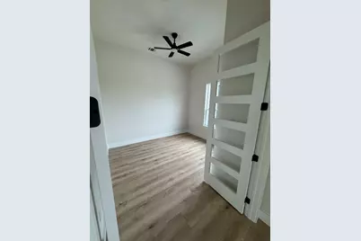 808 N Avenue E, Springtown, TX 76082 - Photo 8