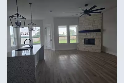 808 N Avenue E, Springtown, TX 76082 - Photo 6