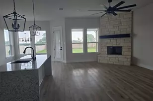 808 N Ave E, Springtown, TX 76082 - Photo 6