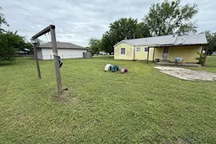 401 E Hayes Ave, Whitney, TX 76692 - Photo 10