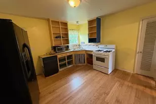 401 E Hayes Ave, Whitney, TX 76692 - Photo 4