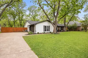 8513 Ravenswood Rd, Granbury, TX 76049 - Photo 2