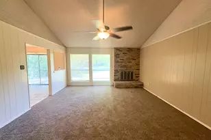 1613 Edgehill Rd, Benbrook, TX 76126 - Photo 4