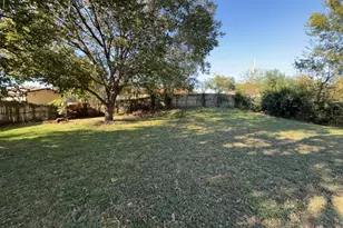 1613 Edgehill Rd, Benbrook, TX 76126 - Photo 4