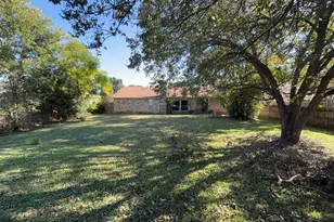 1613 Edgehill Rd, Benbrook, TX 76126 - Photo 2