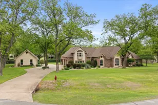 7404 Fox Fire Ct, Granbury, TX 76049 - Photo 2