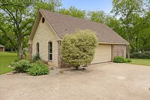 7404 Fox Fire Ct, Granbury, TX 76049 - Photo 30