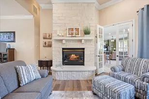 7404 Fox Fire Ct, Granbury, TX 76049 - Photo 6