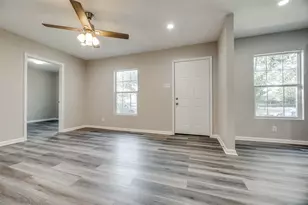 4206 Robert L Parish Sr. Ave, Dallas, TX 75210 - Photo 10