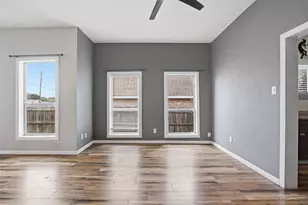 1329 New York Ave, Fort Worth, TX 76104 - Photo 10