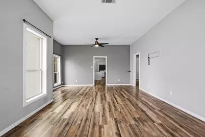 1329 New York Avenue, Fort Worth, TX 76104 - Photo 6