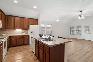 609 Lake Point Dr, Little Elm, TX 75068 - Photo 16