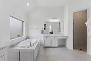 6001 Mountain Ldg Dr, Fort Worth, TX 76179 - Photo 24