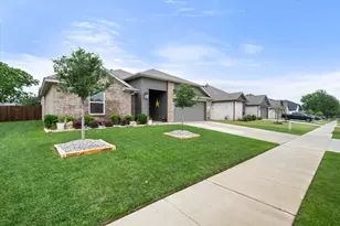 636 Mooney Dr, Saginaw, TX 76179 - Photo 6