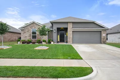636 Mooney Drive, Saginaw, TX 76179 - Photo 4