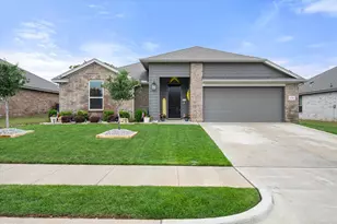 636 Mooney Dr, Saginaw, TX 76179 - Photo 2