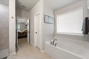 636 Mooney Dr, Saginaw, TX 76179 - Photo 22