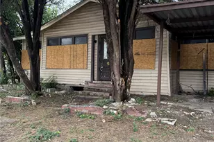 1136 E Leuda St, Fort Worth, TX 76104 - Photo 22