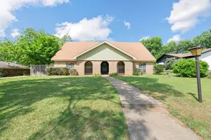 1602 Wagonwheel Trail, Pantego, TX 76013 - Photo 2