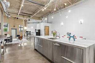 335 S Hall St, Dallas, TX 75226 - Photo 14