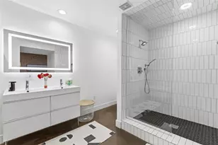 335 S Hall St, Dallas, TX 75226 - Photo 24