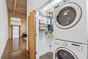 335 S Hall St, Dallas, TX 75226 - Photo 16