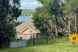 4605 Eagle Nest Ct, Granbury, TX 76048 - Photo 8