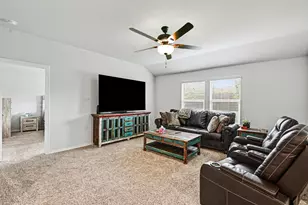 513 Bronze Cir W, Springtown, TX 76082 - Photo 4