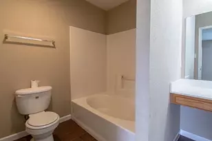 816 W Colony Dr, Arlington, TX 76001 - Photo 14