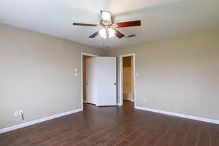 816 W Colony Dr, Arlington, TX 76001 - Photo 12