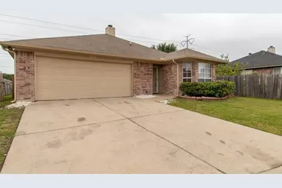 816 W Colony Drive, Arlington, TX 76001 - Photo 2