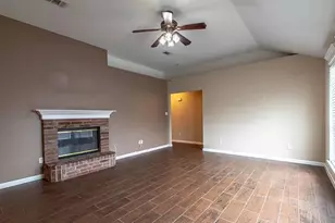 816 W Colony Dr, Arlington, TX 76001 - Photo 6