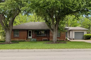 206 S Davis Dr, Arlington, TX 76013 - Photo 2