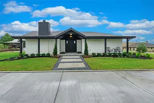5463 Kelly Dr, Roanoke, TX 76262 - Photo 1