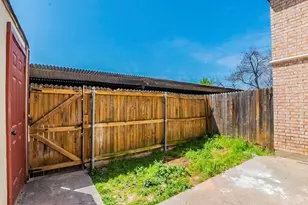 1821 E Grauwyler Rd, Irving, TX 75061 - Photo 14