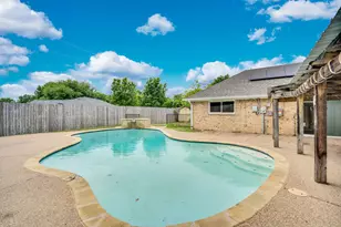 1311 Cindy Ct, Cleburne, TX 76033 - Photo 4