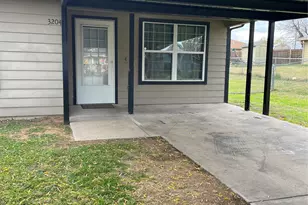 3204 Highview Ct, Granbury, TX 76049 - Photo 2