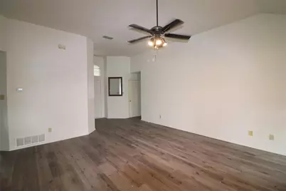 1101 Valley Branch Drive, Arlington, TX 76001 - Photo 2