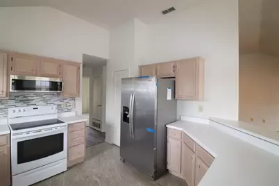 1101 Valley Branch Drive, Arlington, TX 76001 - Photo 4