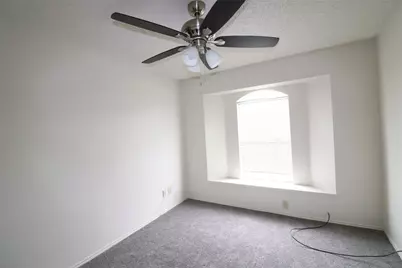 1101 Valley Branch Drive, Arlington, TX 76001 - Photo 6