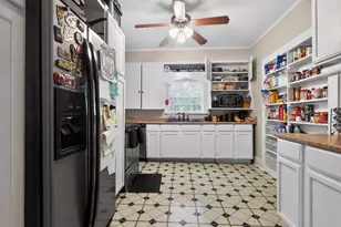 1301 Locust St, Commerce, TX 75428 - Photo 2