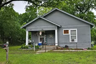 811 Mill St, Gainesville, TX 76240 - Photo 2