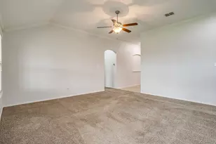 357 Coral Vine Ln, Burleson, TX 76028 - Photo 6