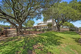 1010 Chapman Rd, Crawford, TX 76638 - Photo 30